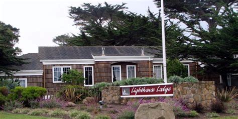 lighthouse lodge and cottages|LIGHTHOUSE LODGE & COTTAGES